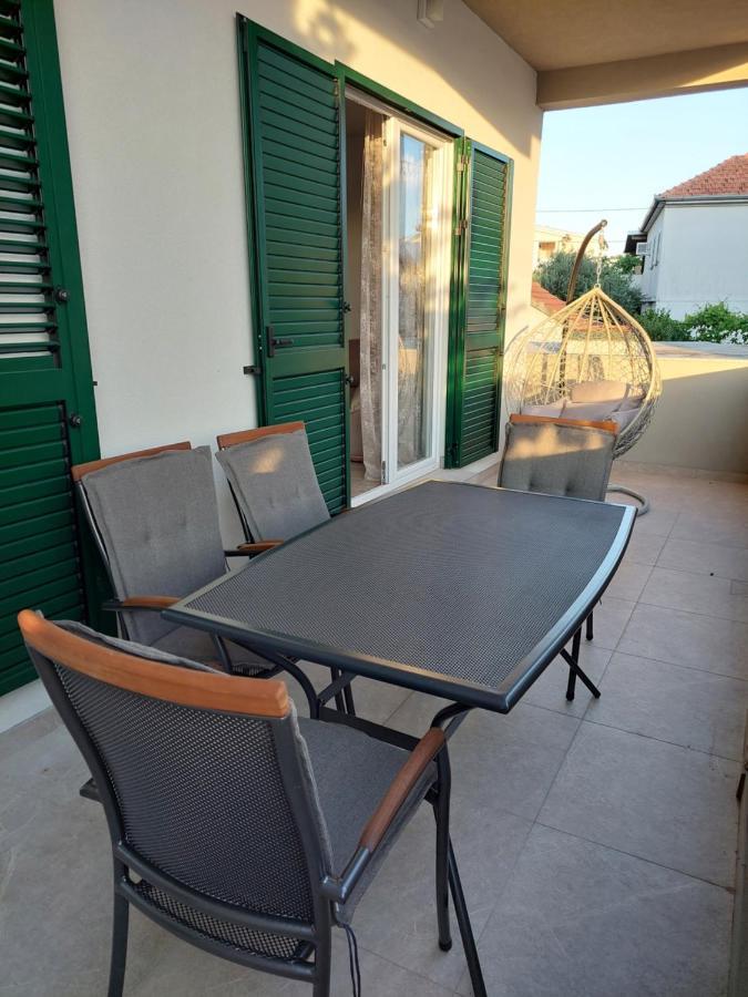 Apartmani Diana Biograd Na Moru Exteriör bild