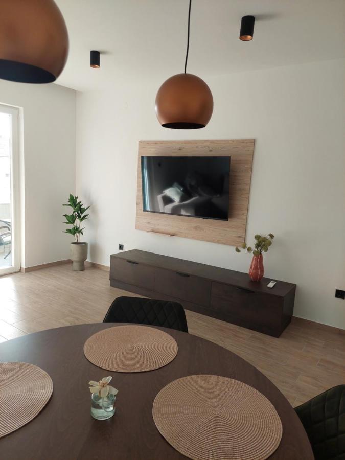 Apartmani Diana Biograd Na Moru Exteriör bild