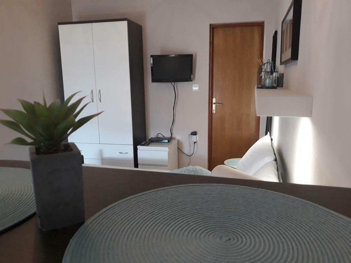 Apartmani Diana Biograd Na Moru Exteriör bild