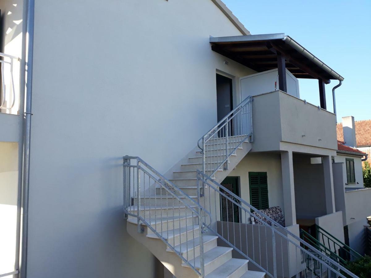 Apartmani Diana Biograd Na Moru Exteriör bild